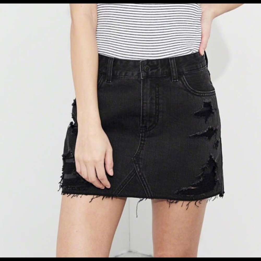 Black distressed skirt